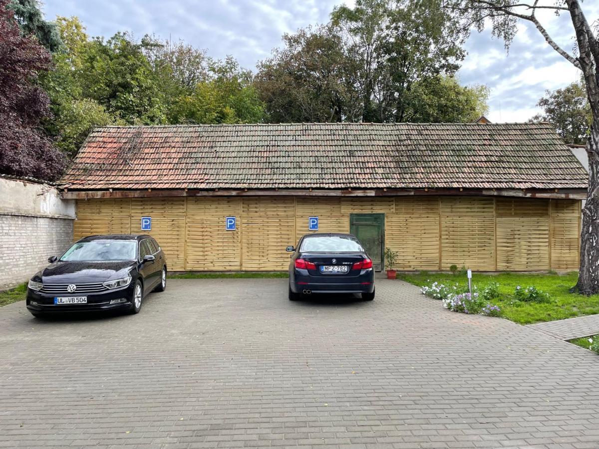 Kovacs Apartmanhaz Kiskunhalas Extérieur photo